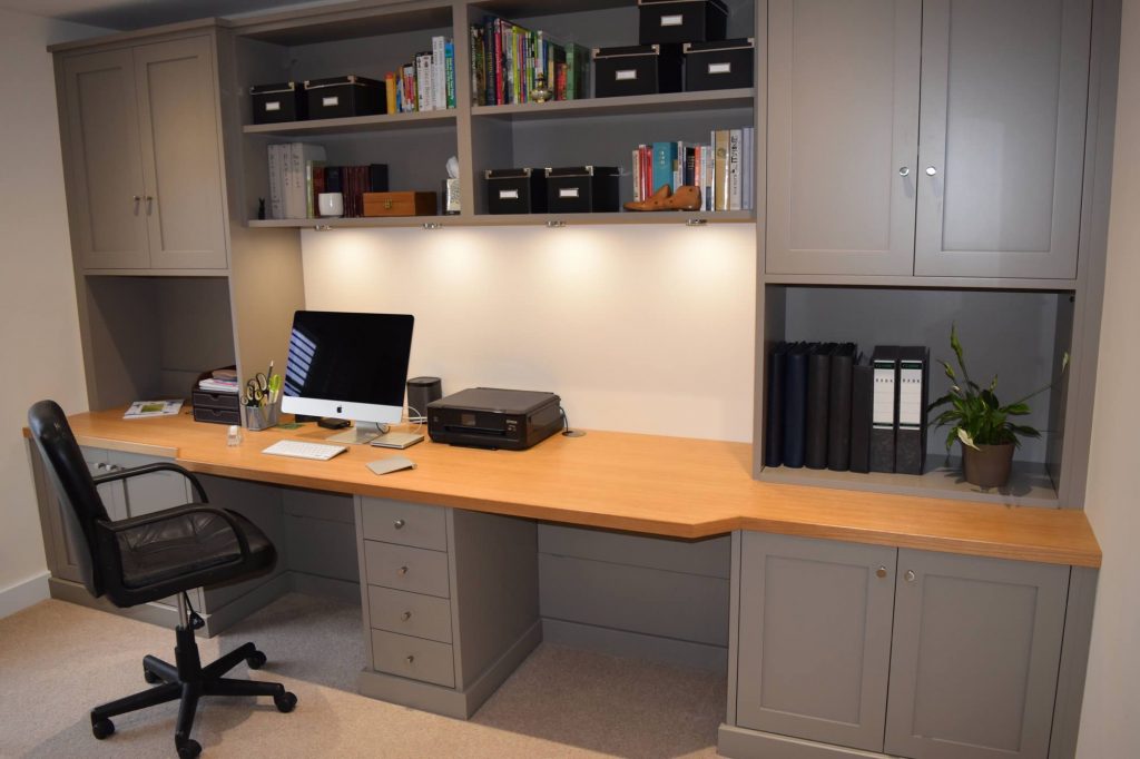 ￼4 Ways Fitted Office Furniture Can Help You Improve Your WFH Set-Up￼